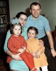 Гагарин. Звёздная жизнь после полёта