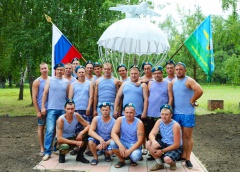 Памятник крылатой пехоты