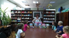 Читайте детям сказки!