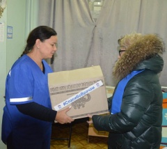 Партийные помощники Деда Мороза