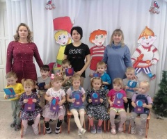  «23 февраля - праздник очень важный! Поздравляю я тебя, папа мой отважный!»