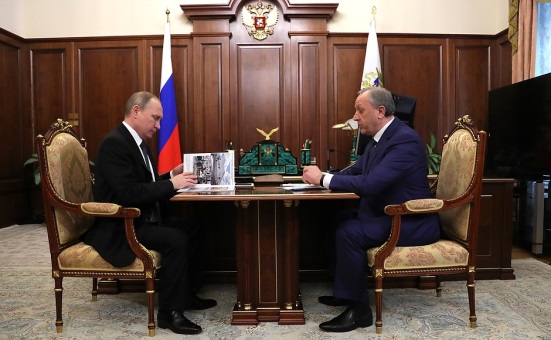 Президент РФ Владимир Путин назначил Валерия Радаева временно исполняющим обязанности губернатора Саратовской области до вступления в должность лица, избранного главой региона