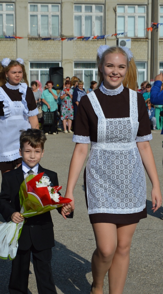 На школьном дворе снова слышится смех 4.jpg