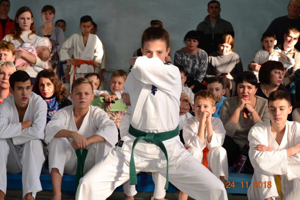 Демонстрация техники и силы духа - подарок маме