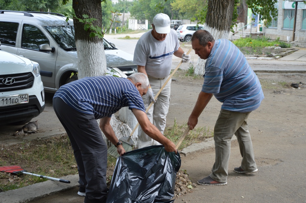 В Шиханах прошёл общегородской субботник